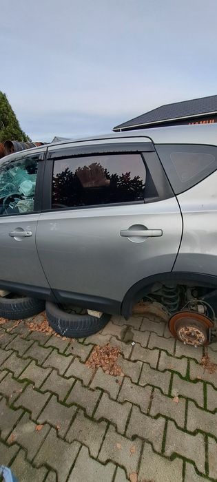 Hak holowniczy automat   zderzak lampa  qashqai  J10   2009rok