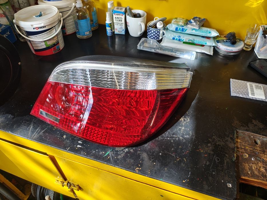 Sprzedam oryginalną lampę tylną BMW E60 prawy tył