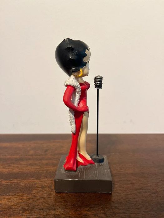 Figura Betty Boop + livros novo/Betty Boop Figure - Singer + new books