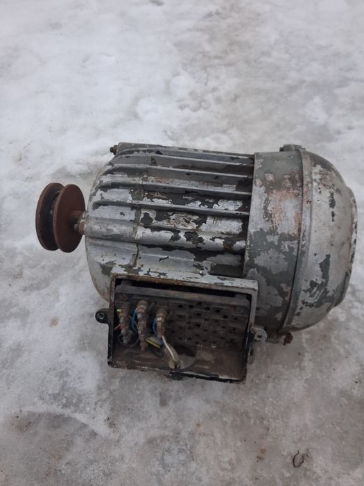 Продам електромотор трох обертів