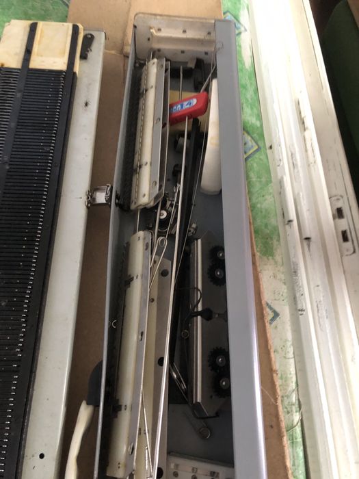 Вязальна машина Нева 41