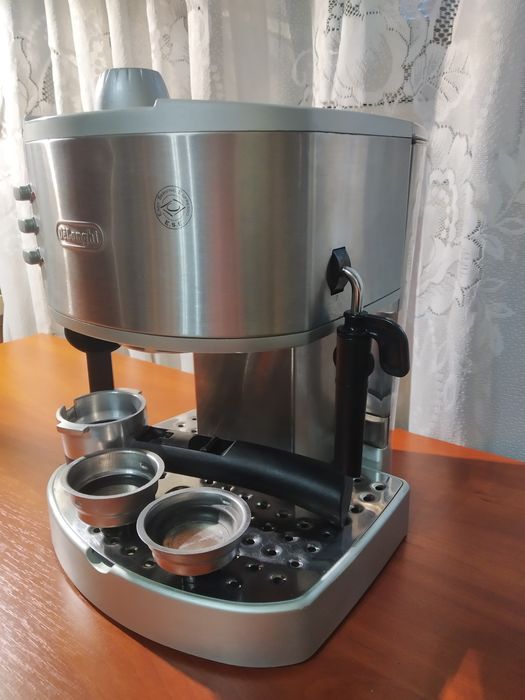Кофеварка эспрессо рожковая
Delonghi EC330S