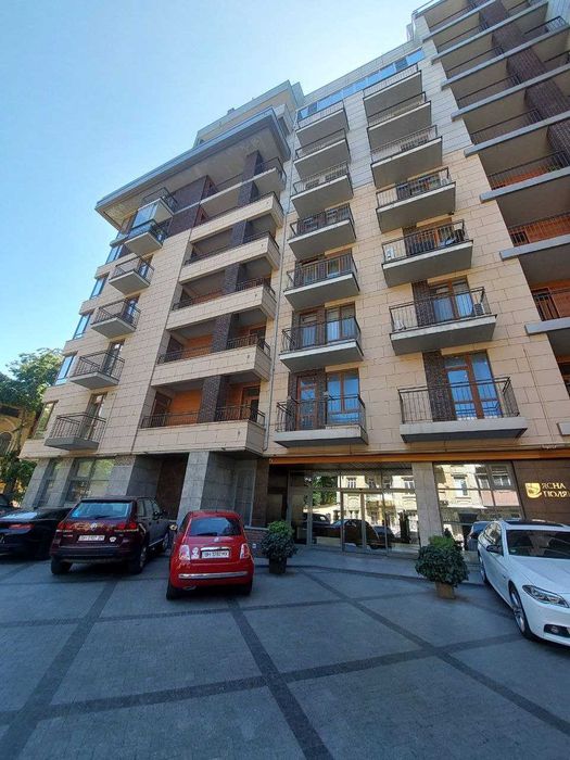 Простора квартира в елітному комплексі на Французькому бульварі