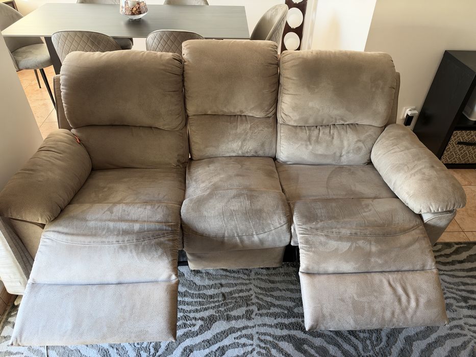 Conjunto de sofás com zona de descanso para pernas