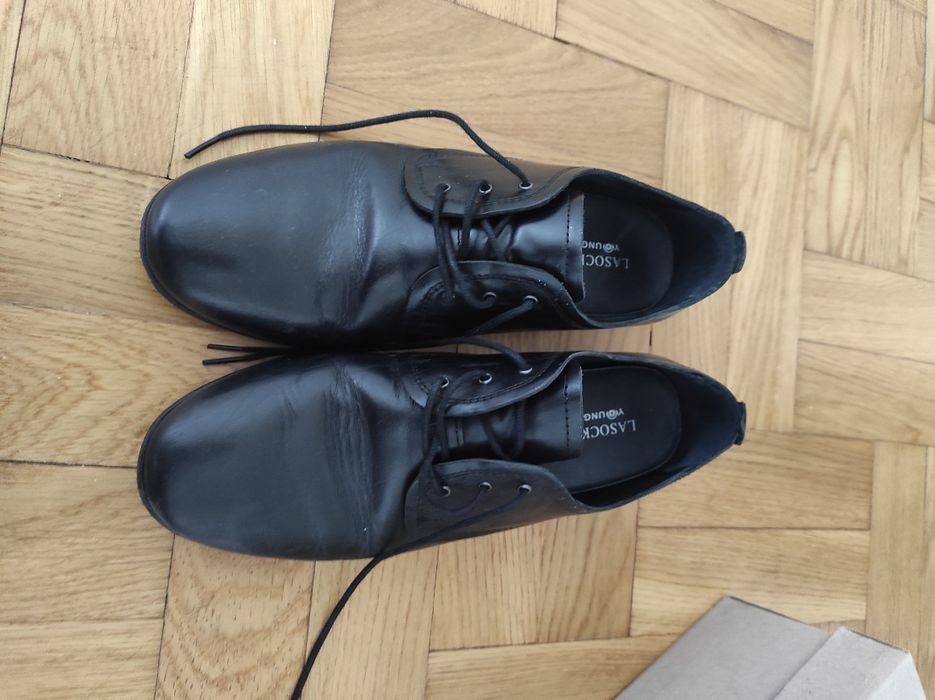Półbuty czarne 37 Lasocki