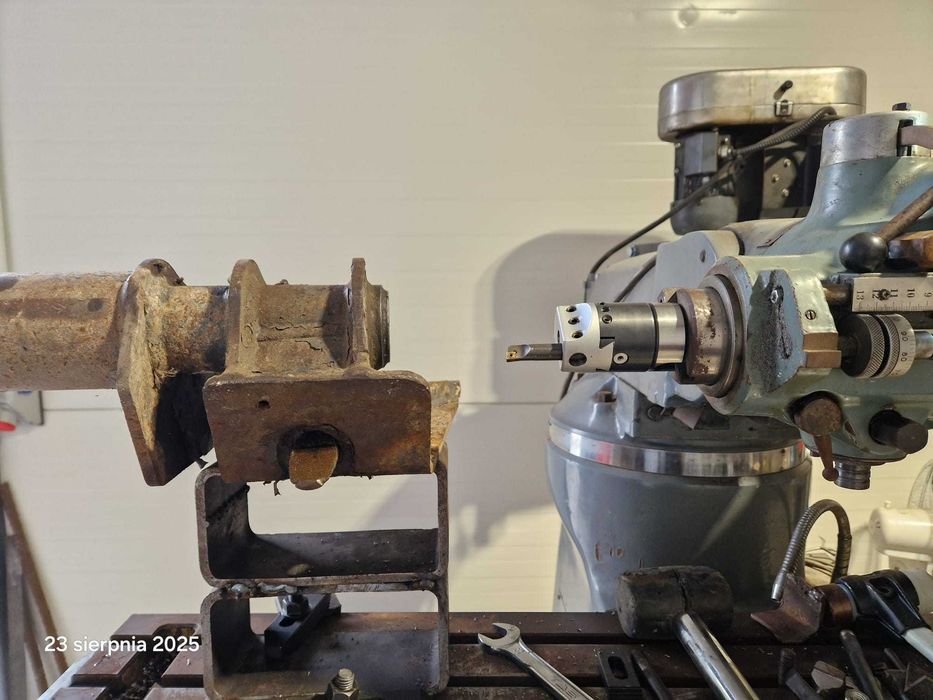 Wytaczanie mobilne, tulejowanie, toczenie, regeneracja siłowników