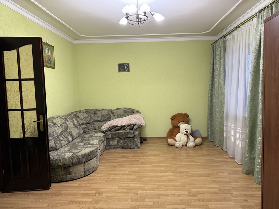 Чудовий будинок в мальовничому місті Жовква