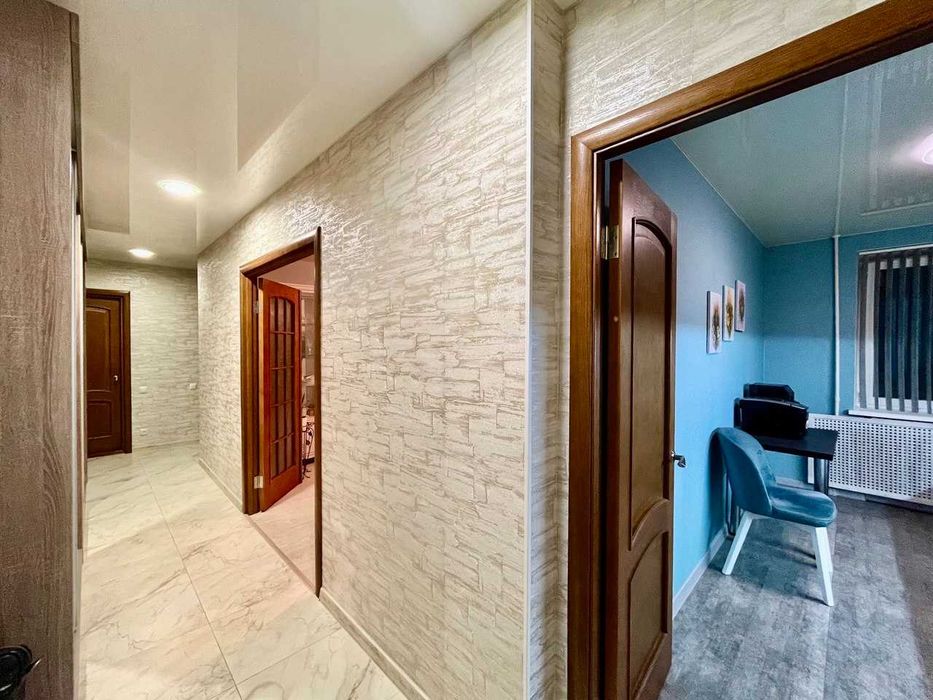 ПРОДАЖ укомплектованої 3-кімнатної квартири в Центрі (Держ.програми)