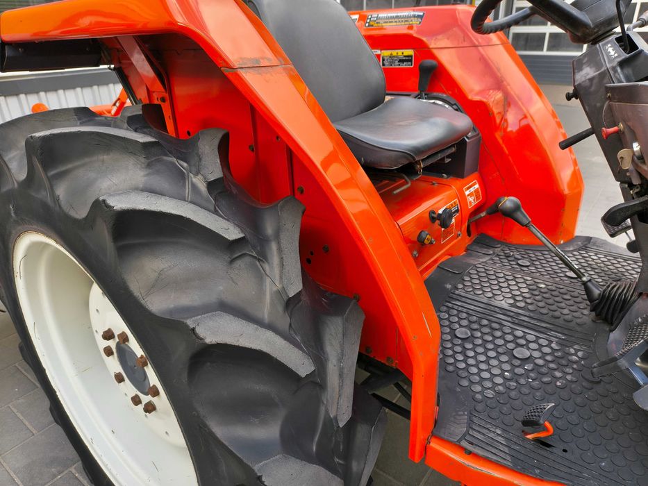 Японський трактор Hinomoto Nx 400, Kubota GL 400