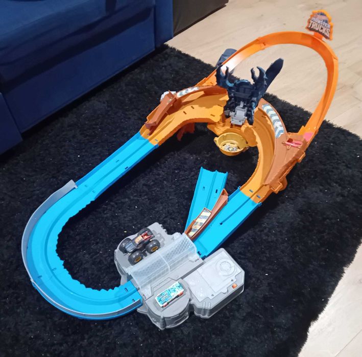 Pista Hot Wheels Escorpião + Carros
