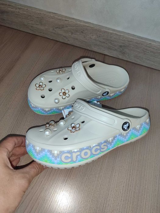 Прикраси на crocs, прикраси для кроксів, джибітси
