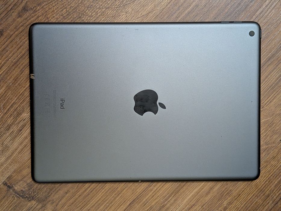 Tanio Korpus do iPada 8 wifi srebrny ładny