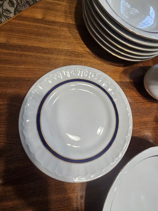 Serwis obiadowy Bogucice – porcelana PRL, granat i złoto | komplet