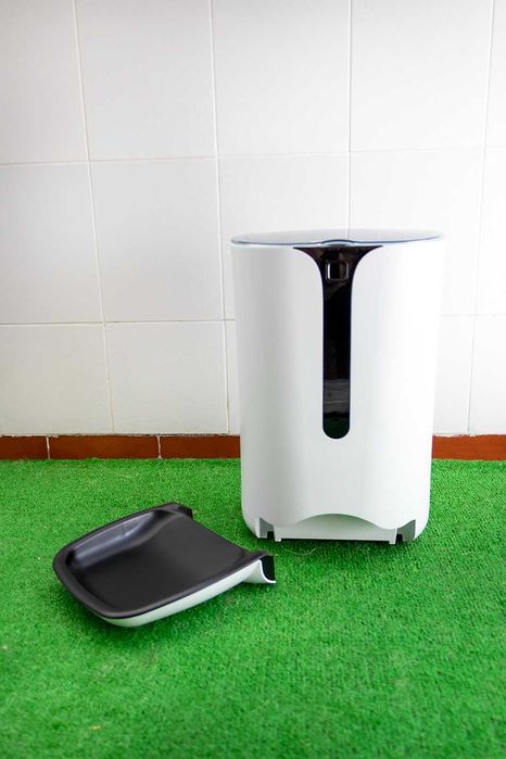 Comedouro automático para cão ou gato