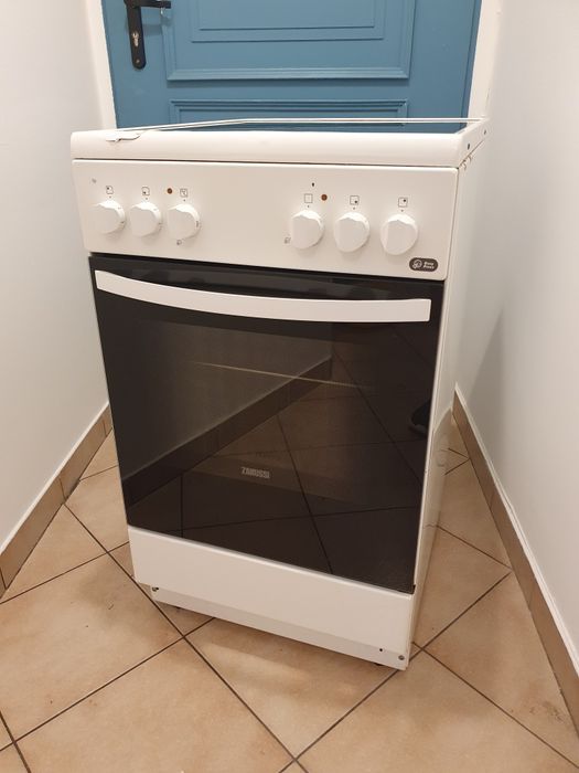 Kuchenka elektryczna z płytą ceramiczną Zanussi