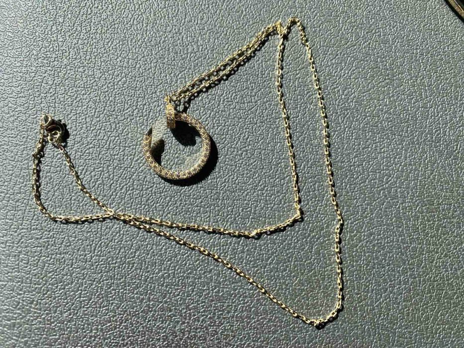 Золотое колье подвеска Картье Гвоздь с Бриллиантами.