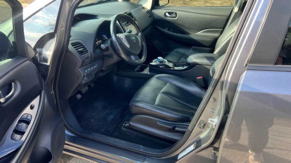 Nissan LEAF SL      2015