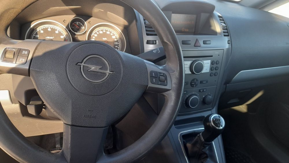 Свежепригнан Opel Zafira B 2006 Газ/бензин