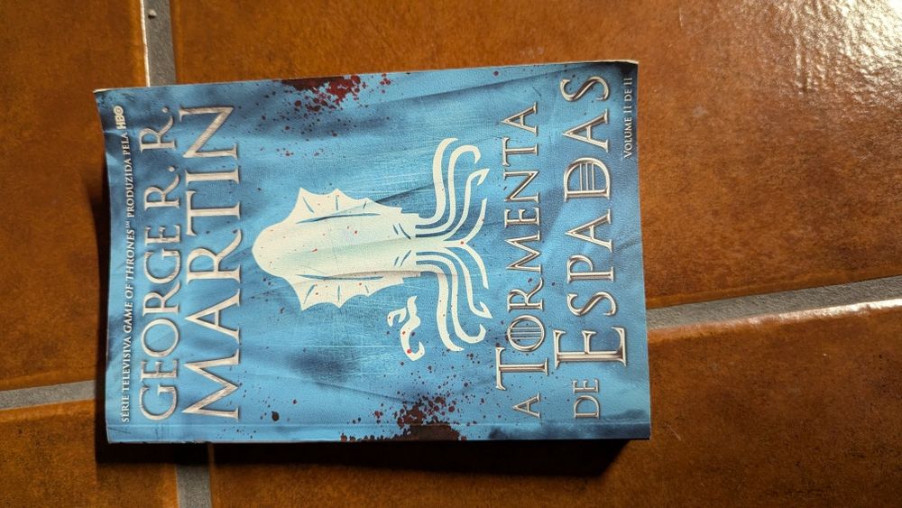 A tormenta das espadas, volume II de George R.R.Martin Game of Thrones