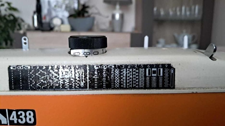 Maszyna do szycia walizkowa