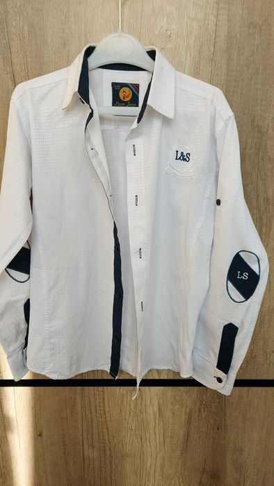 Шкільна біла сорочка