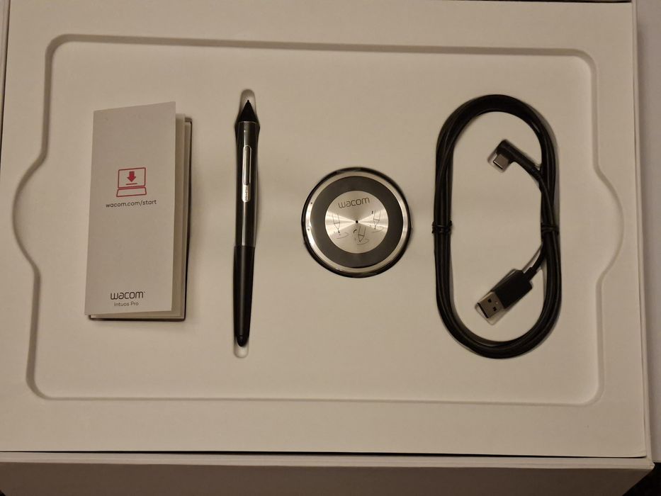 Tablet Graficzny WACOM Intuos Pro pth-660 "medium", NOWY, NIEUŻYWANY!!
