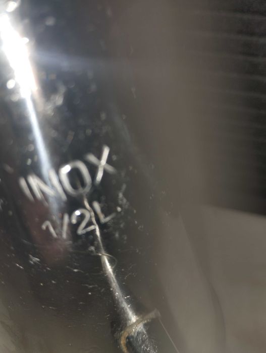 Almotolia bico fino produzida em aço inox