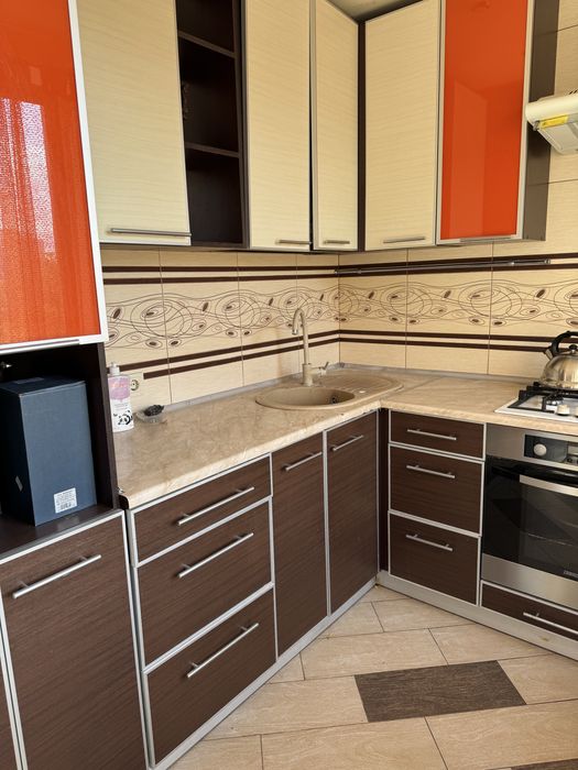 Сдам 4 ком кв  первый дом м. Салтовское 522 м-рн с ремонтом