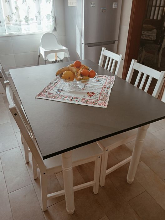 Mesa de cozinha com 4 cadeiras ikea