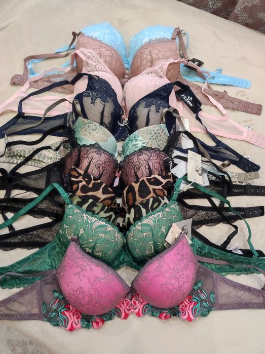 Бюстгальтери великий вибір