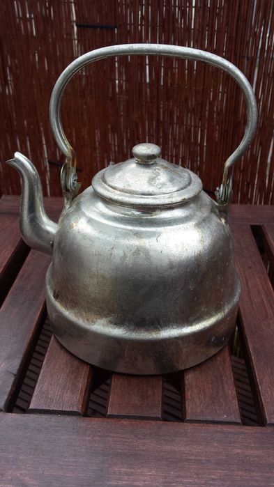 Stary czajnik aluminiowy retro vintage
