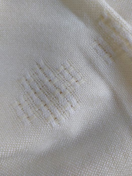 Sprzedam obrus kremowy kolor.Wymiary 125x135 cm.