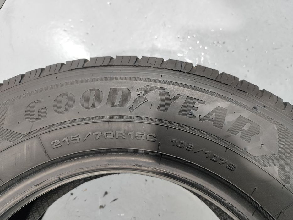 2 pneus semi novos 215-70R15C - Good year - Oferta dos Portes