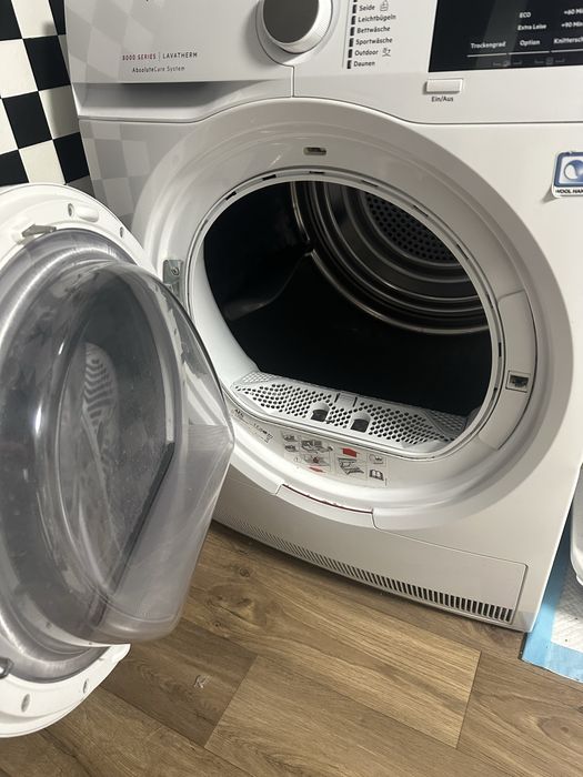 Сушильна машина AEG 8kg