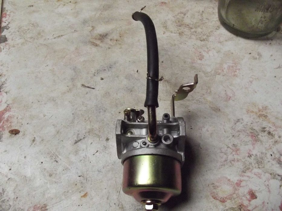 varias ferramentas e utensilios