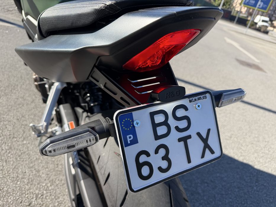 HONDA CB 650 R E-Clutch 2025