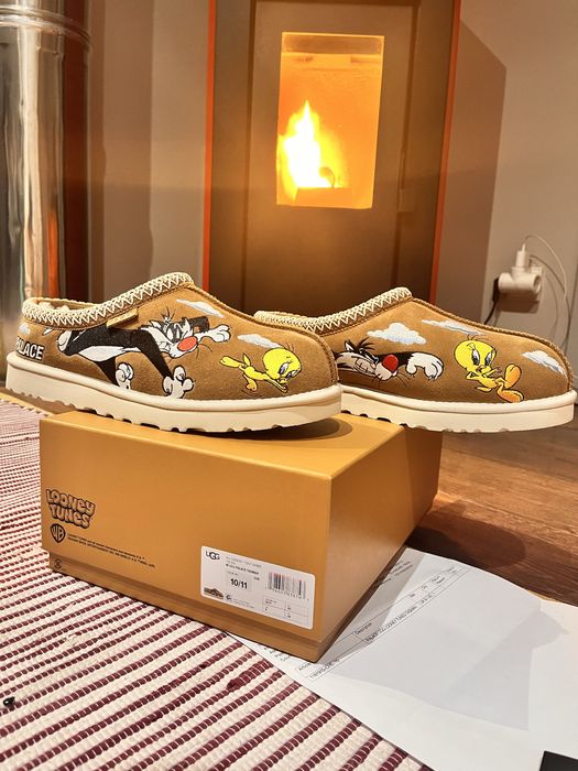 UGG Tasman Palace Looney Tunes Slippers