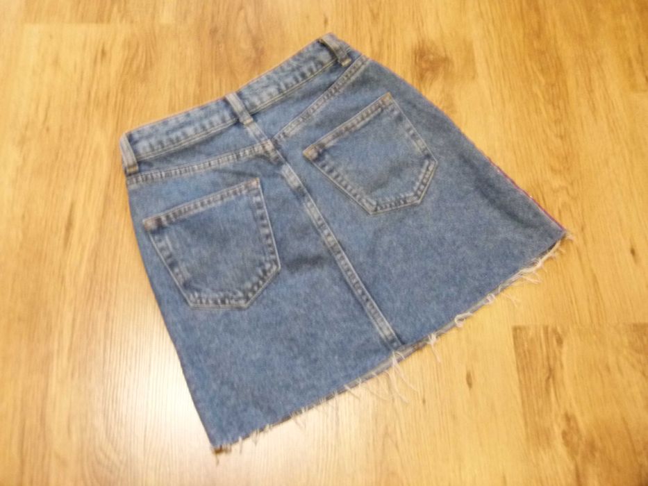 Primark spódnica jeans z lampasem postrzępiona rozm 32 XXS