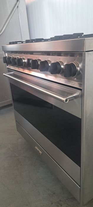 Професійна газова плита Smeg