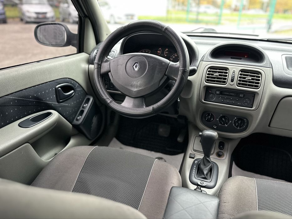 RENAULT SYMBOL 2003 року, 1.4 газ/бензин, автомат, передній привід.