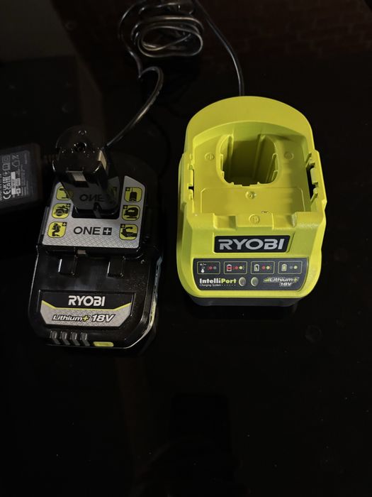 Sprzedam akumulator Ryobi z ładowarka