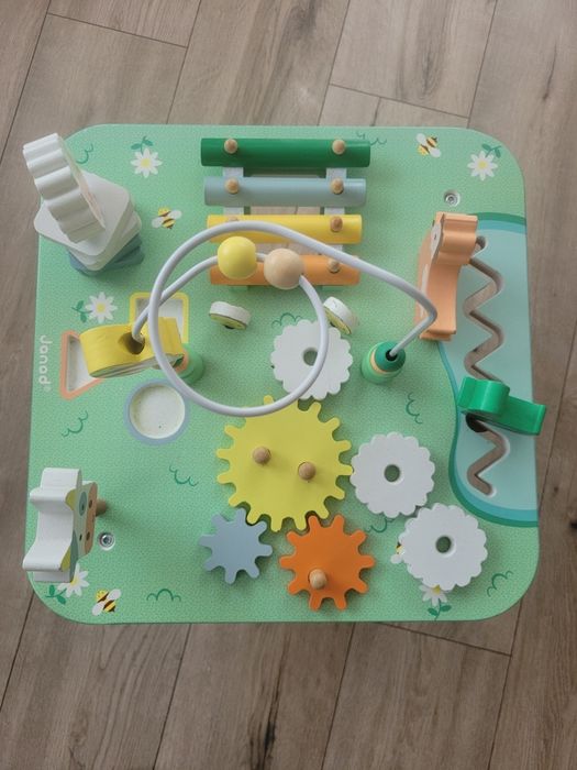 Drewniany stolik edukacyjny Janod