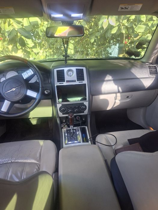 Продам Крайслер 300С 2.7.