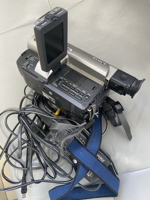 Видеокамера   Sony CCD-TRV66E Camcorder