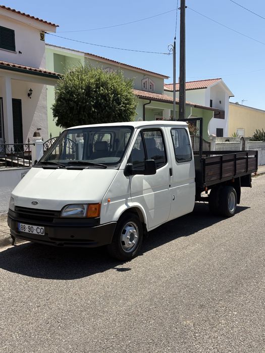 Ford Transit com 6 lugares