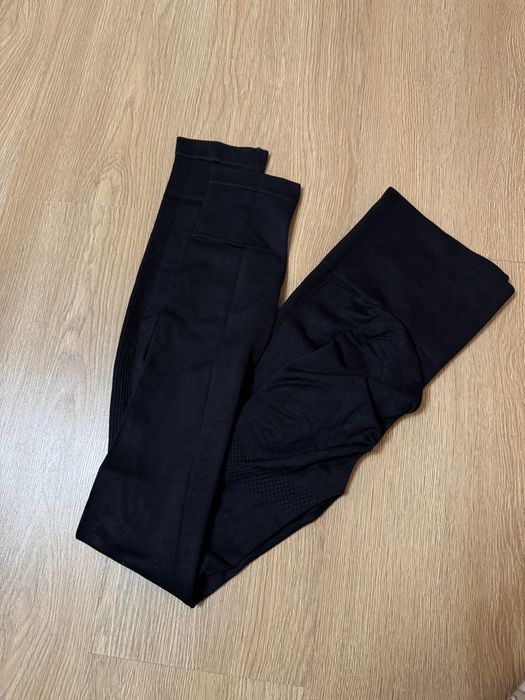 Чорні спортивні лосини