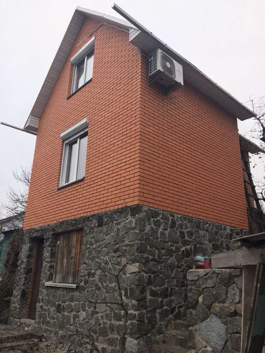 Оренда будинку.Русанівські сади—метро Лівобережна 10 хв