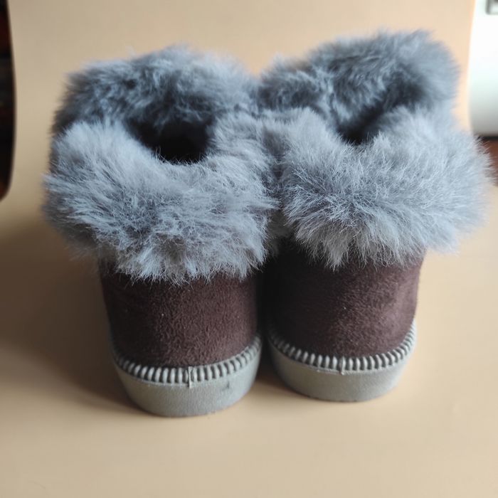 Тапки , ботинки с  мехом р.39 (.узкая нога )