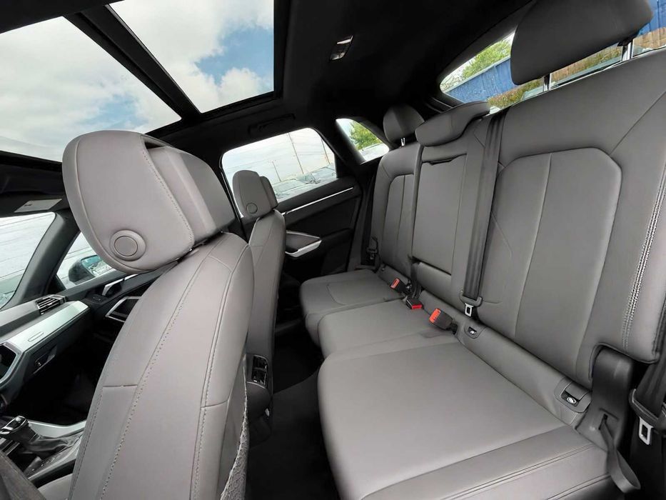 Audi Q3      2019