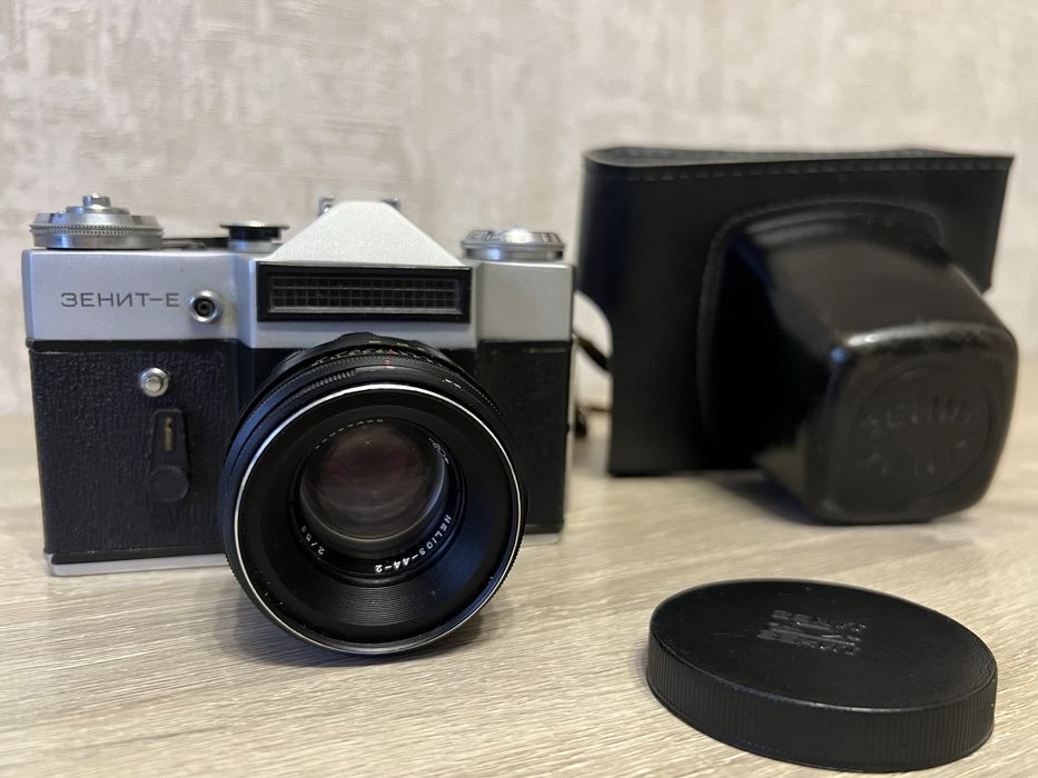 Фотоапарат Зенит з лінзою Helios 44-2